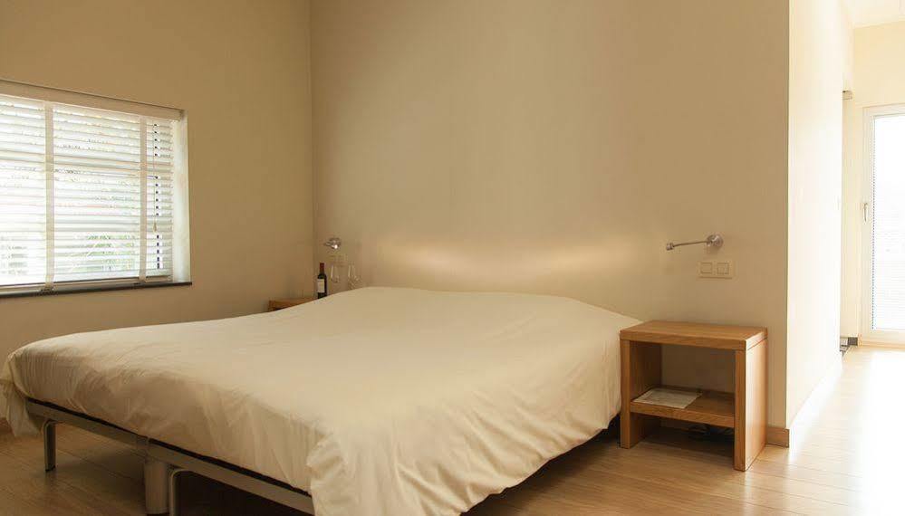 Boardhousing *